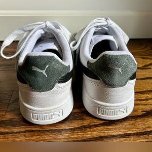 Men’s 9.5 Puma Shuffle Sneaker White/Black/Green CLEAN!